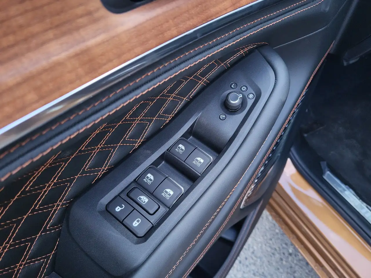 Jeep Grand Cherokee 2026 — фото 9