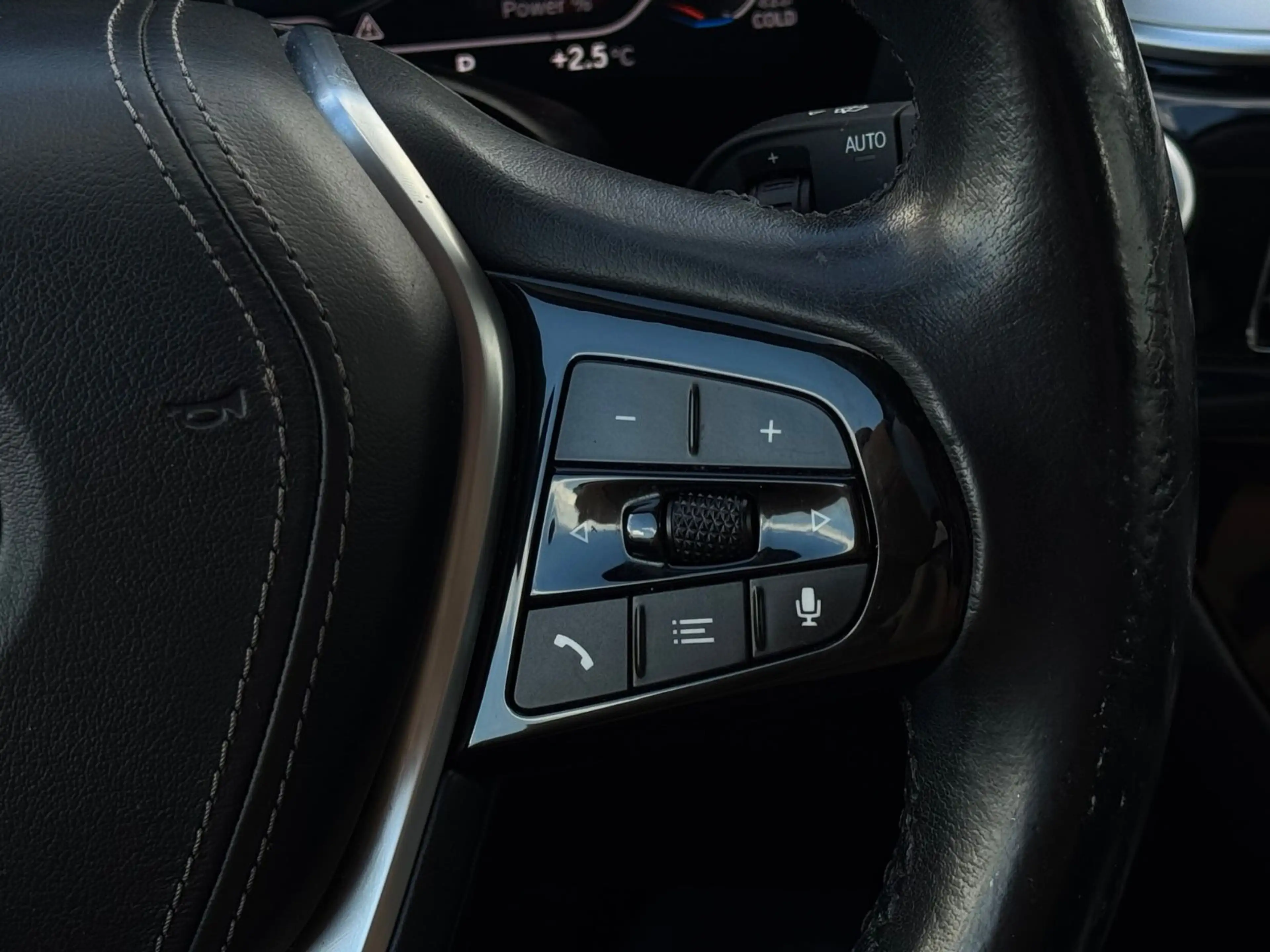 BMW 530 d Touring*GARANTIE*KAMERA* — photo 12