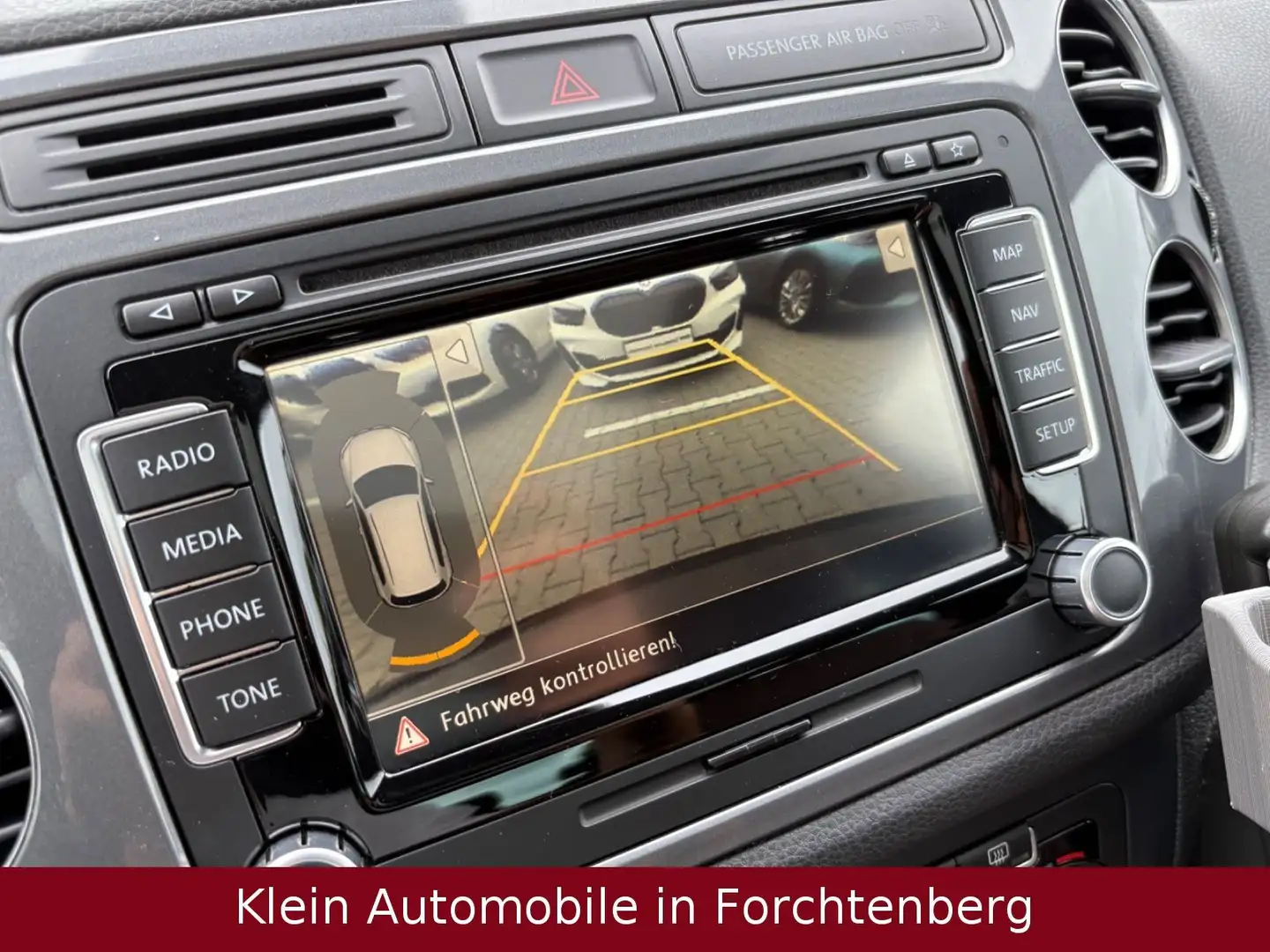 Volkswagen Tiguan 4Motion Aut. R Line Navi Leder Xenon Pano Schwarz - 2