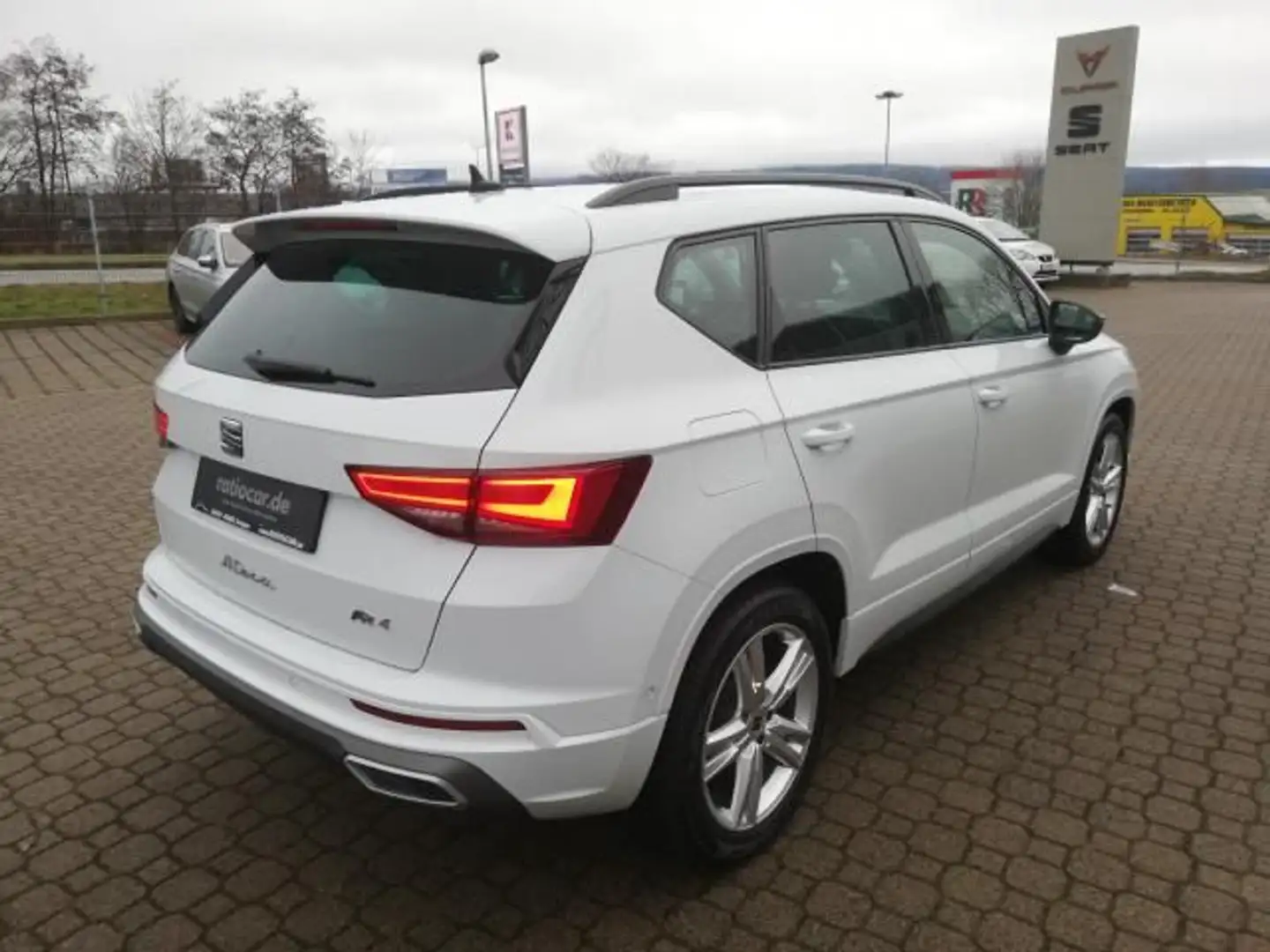 SEAT Ateca ATECA FR 2.0 TSI DSG 4DRIVE SITZHEIZ. NAVI EPH Weiß - 2