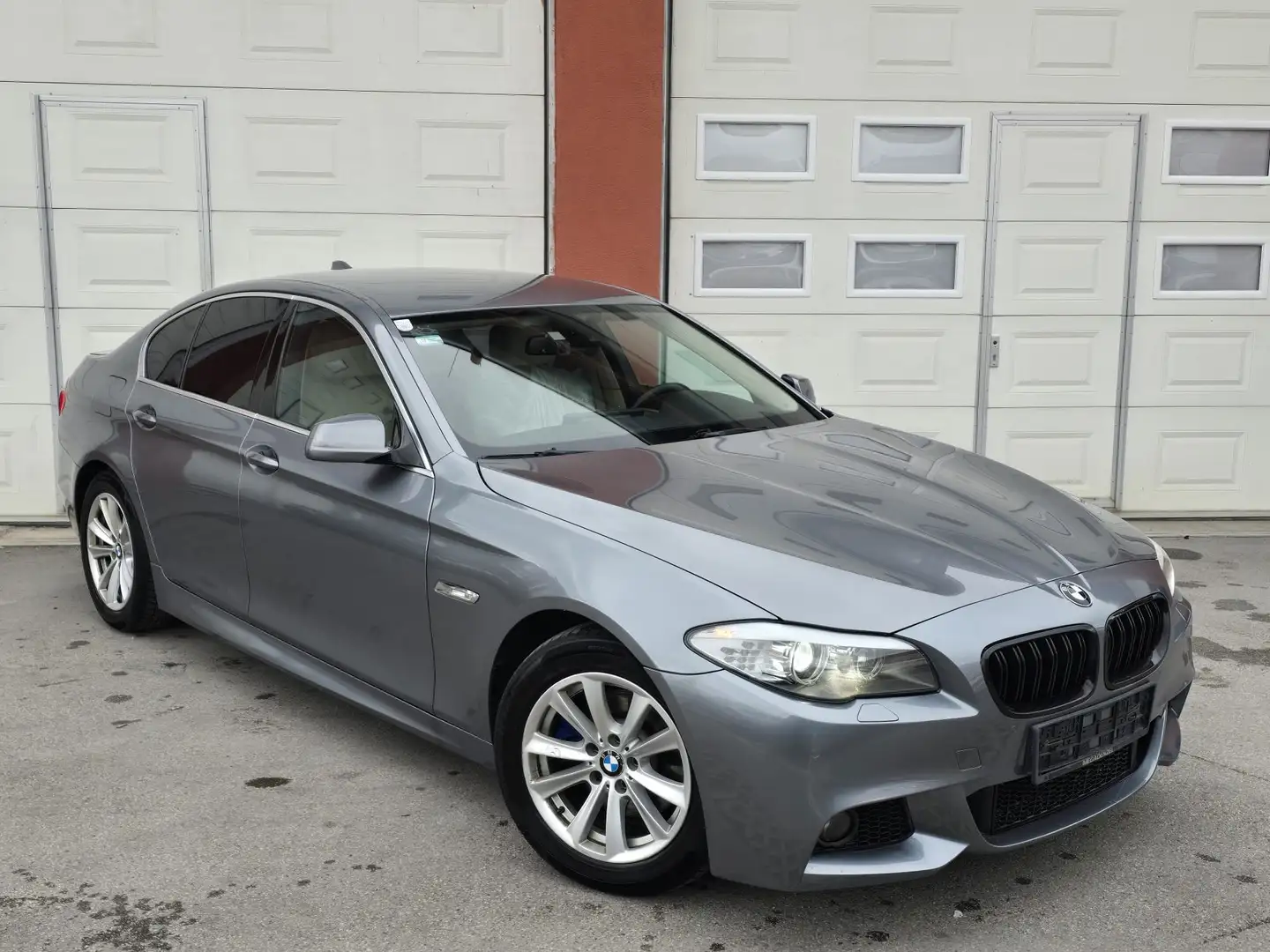 BMW 520 520d Aut. M-Paket Gris - 2