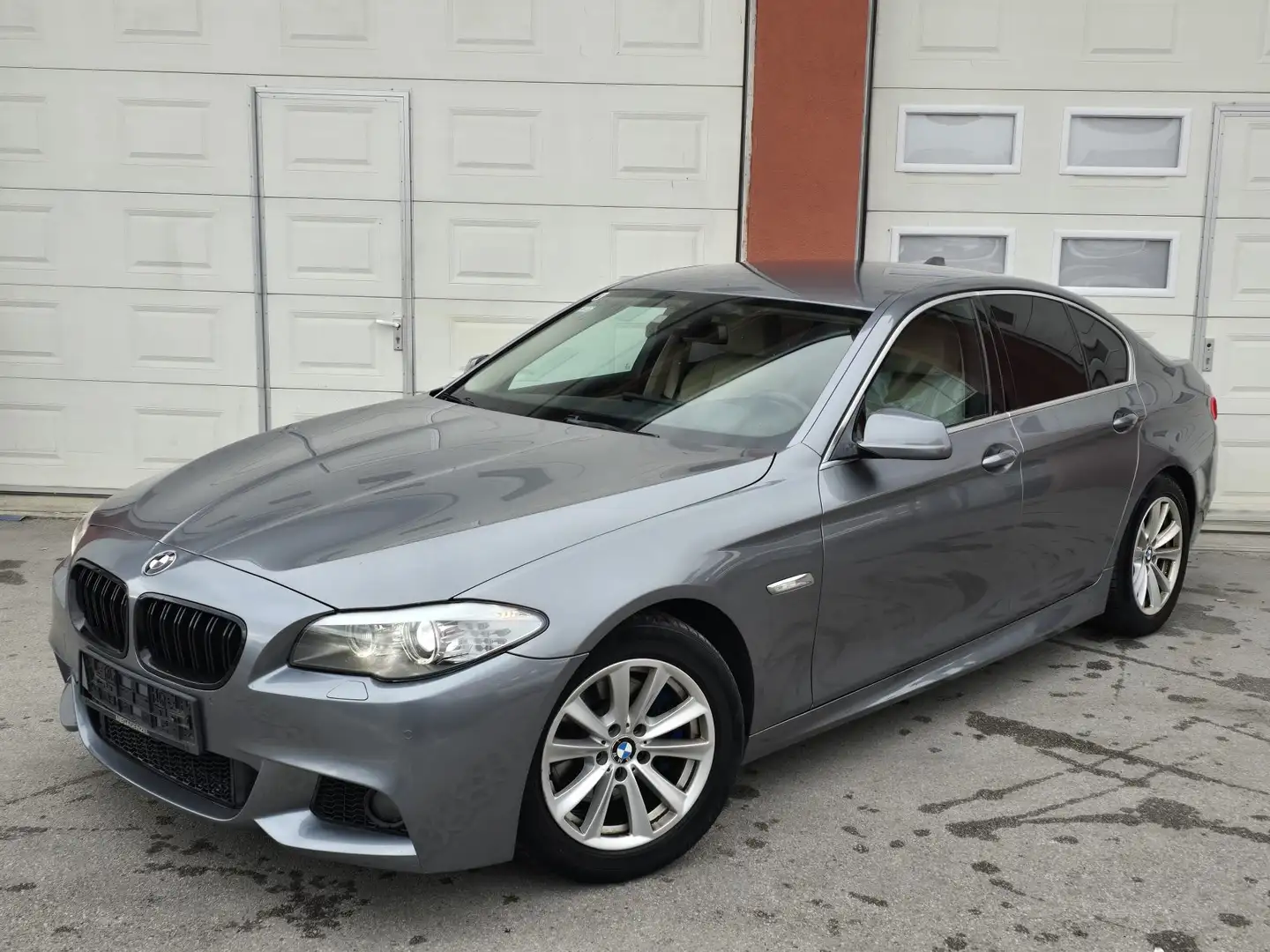 BMW 520 520d Aut. M-Paket Gris - 1