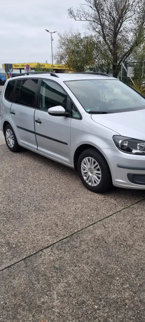 Volkswagen Touran Touran 1.6 FSI Highline - 2