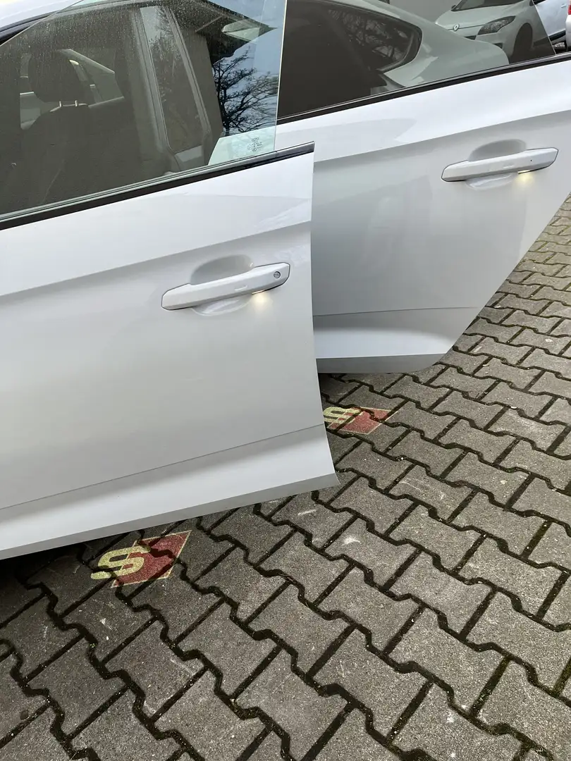 Audi A5 40 g-tron sport Weiß - 2