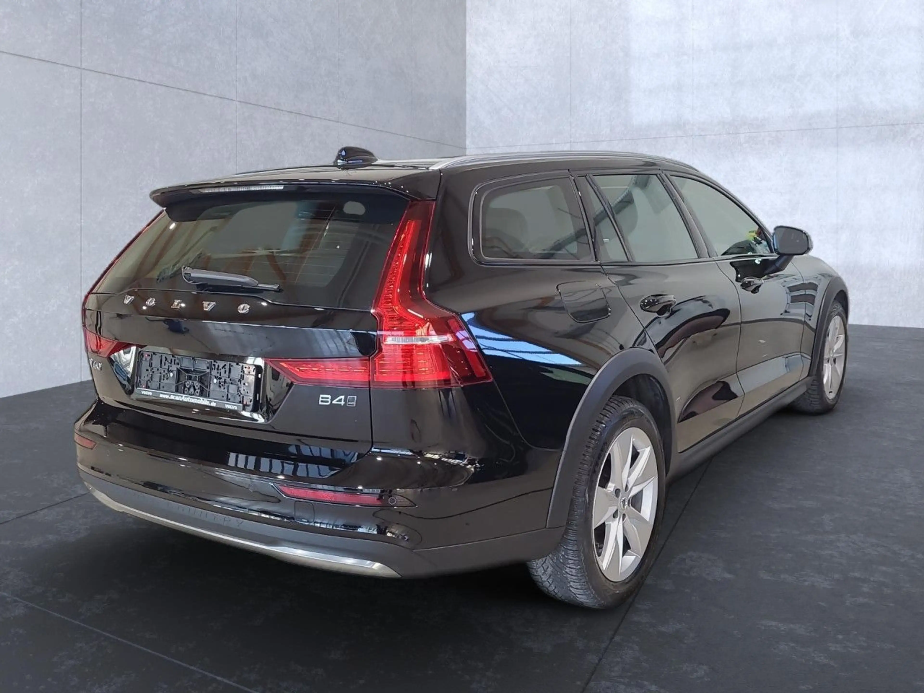 Volvo V60 Cross Country V60 CC Plus AWD Bluetooth Navi LED Vollleder Klima — photo 4