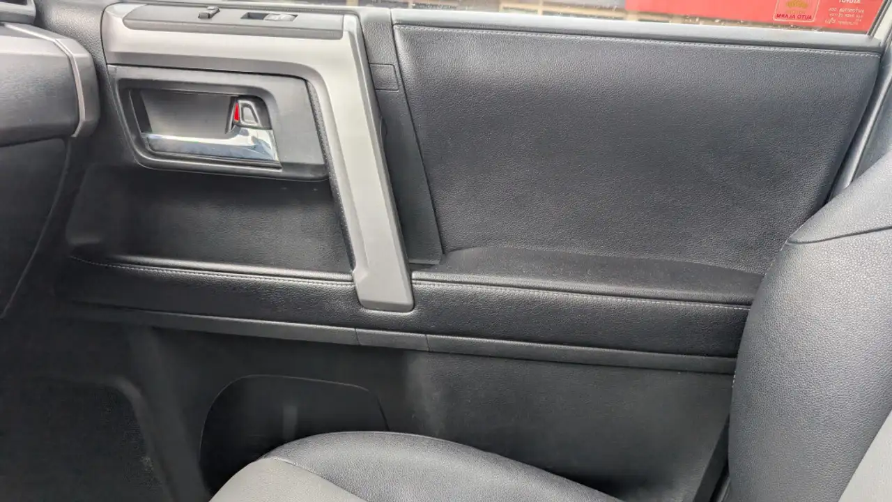 Toyota 4-Runner снимка Toyota 4-Runner