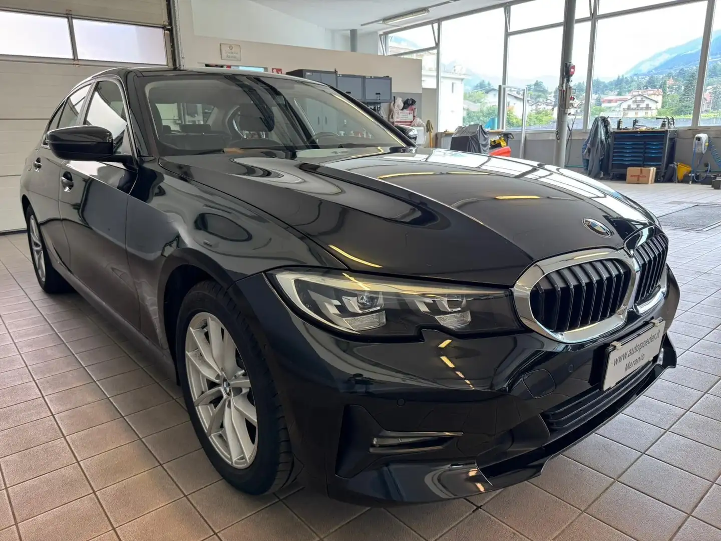 BMW 320 320d xDrive Business Advantage Nero - 2