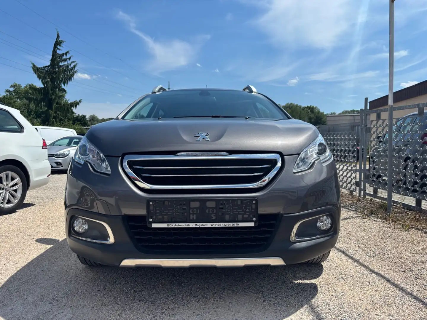 Peugeot 2008 Allure, I-HAND,NEU TÜV und Inspektion,Navi Grau - 2