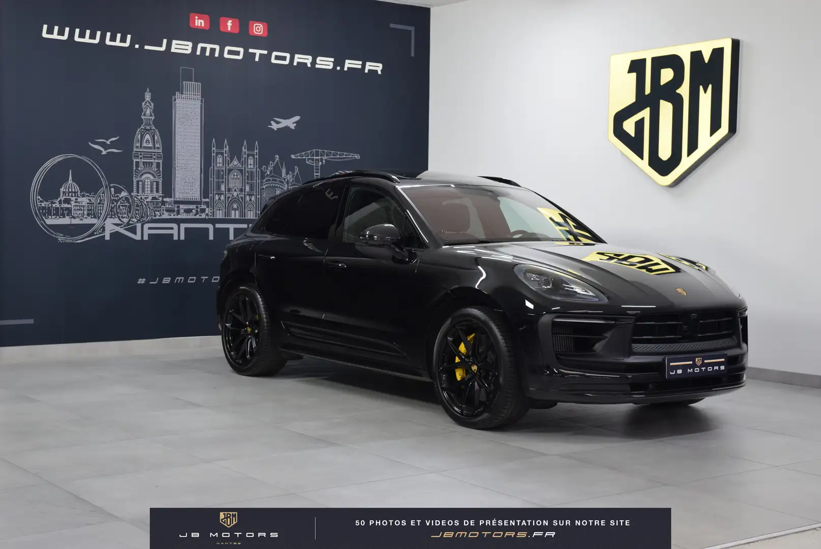 Porsche Macan GTS 3.0 440 ch PDK - Immat France Pas de malus Noir - 1