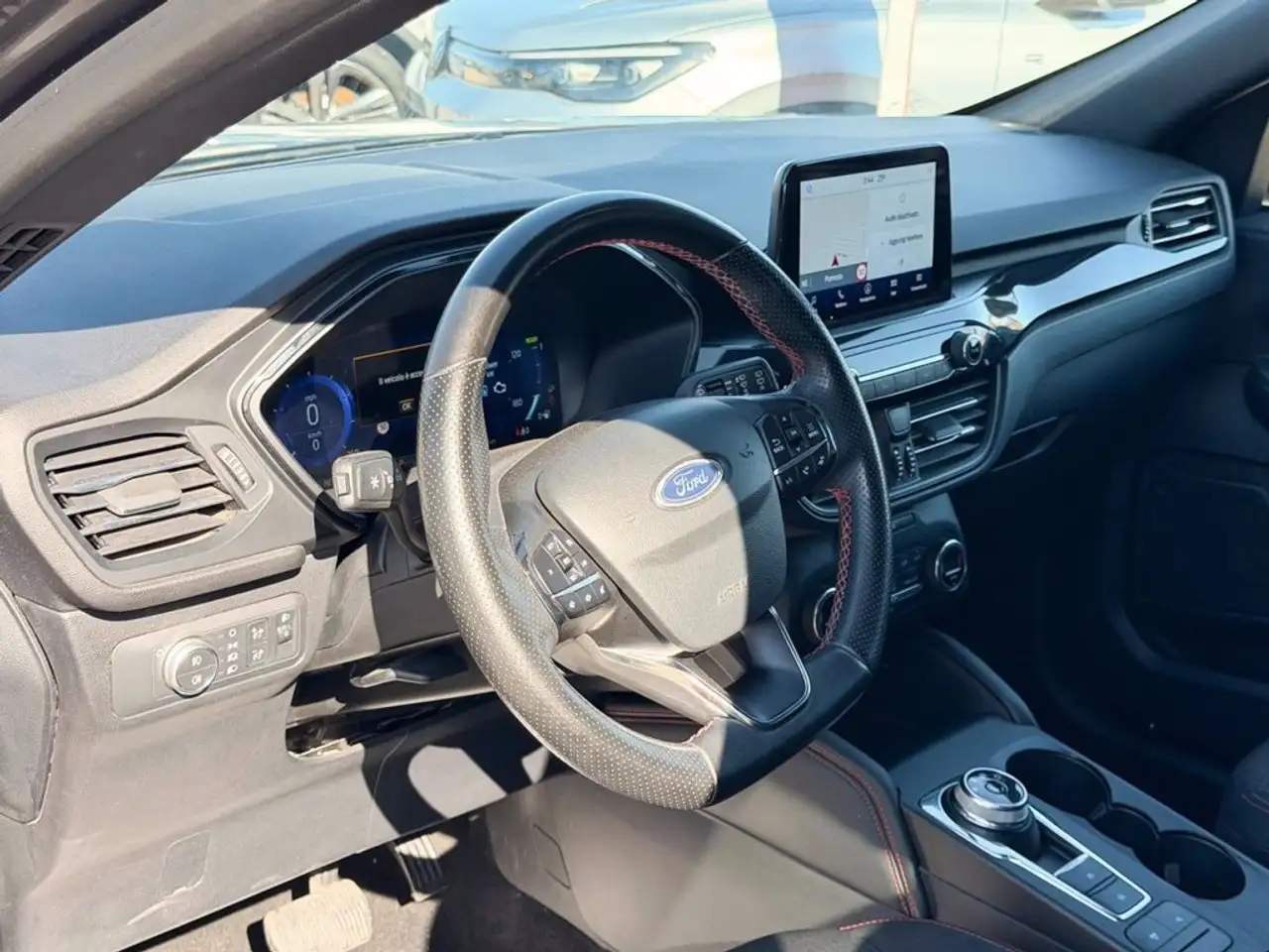 Ford Kuga 2.5 full hybrid st-line 2wd 190cv cvt, миниатюра 17