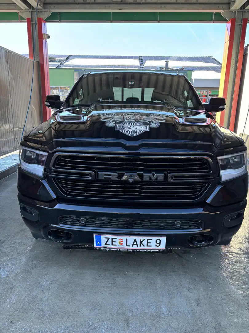 Dodge RAM Laramie Schwarz - 1