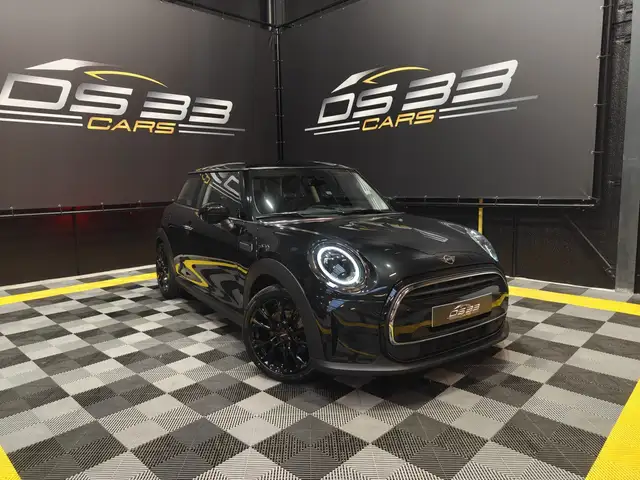 MINI Cooper Mini 1.5 AUTOMAAT/JCW 17"/Ambi/Cruise/GPS/Apple