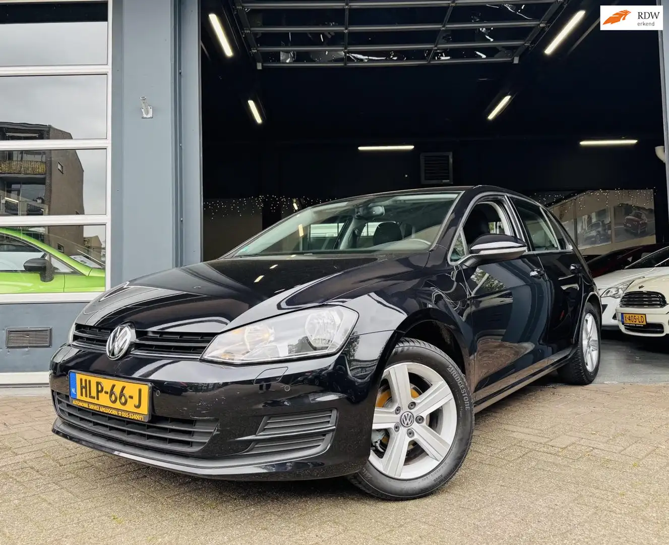Volkswagen Golf 1.2 TSI Highline ST.VERM | 5DRS | 81dKM | FULL OPT Zwart - 1