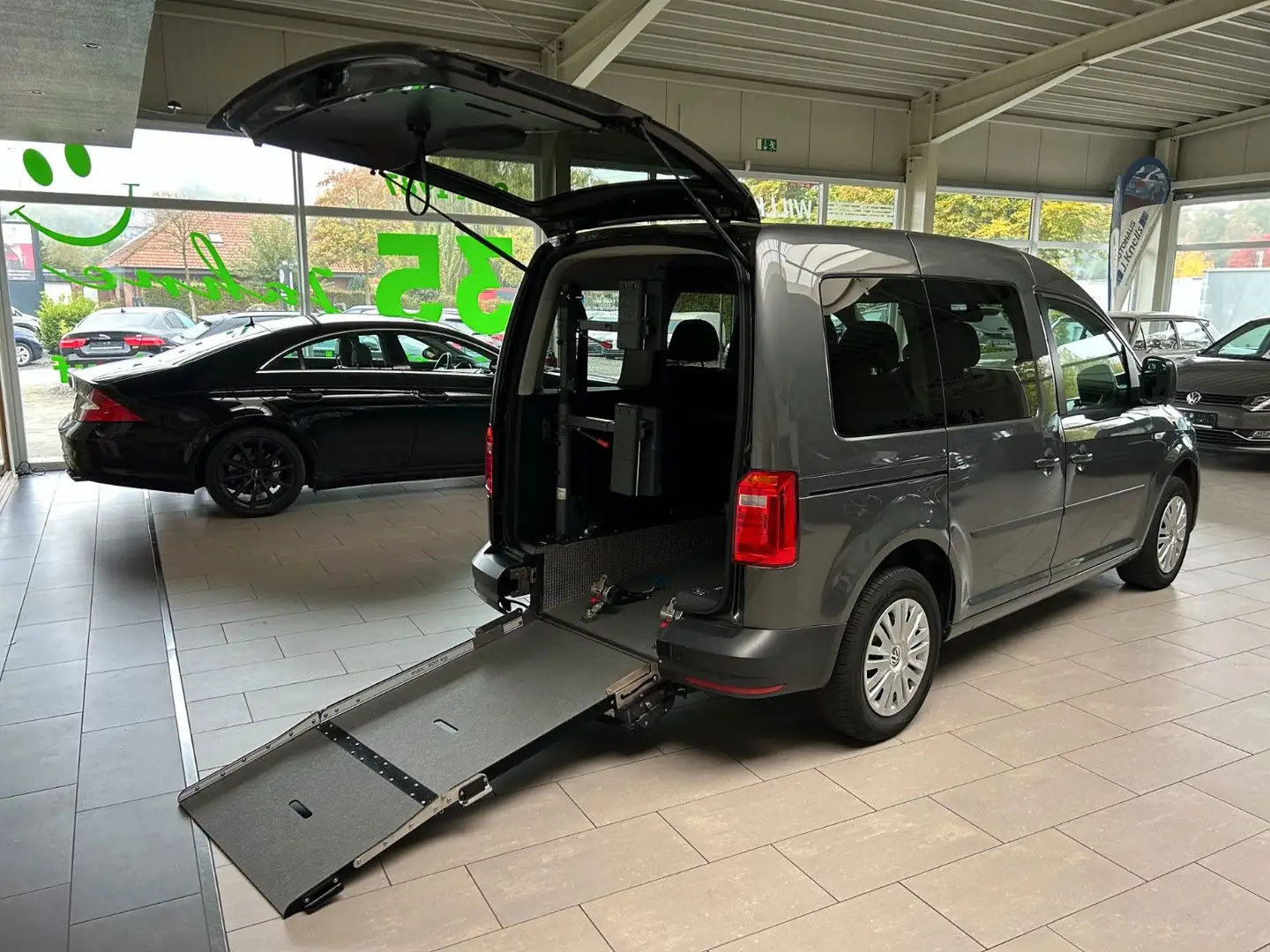 Volkswagen Caddy Behindertengerecht Rampe AMF Grijs - 1