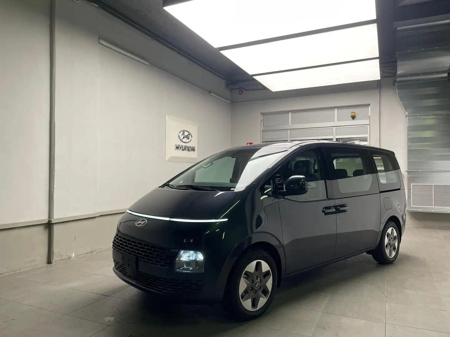 Hyundai STARIA 1.6 hev Wagon 2wd auto PROMO SOCIETA'-PRONTA CONS. Grigio - 2