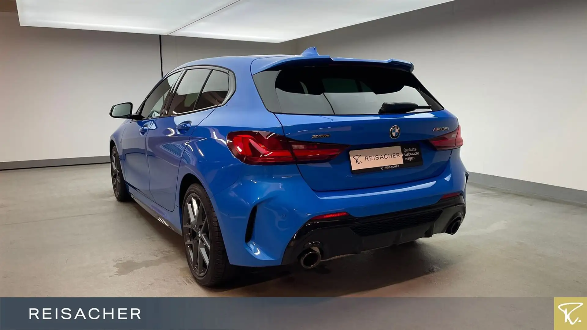 BMW 135 i A xDrive Blau - 2