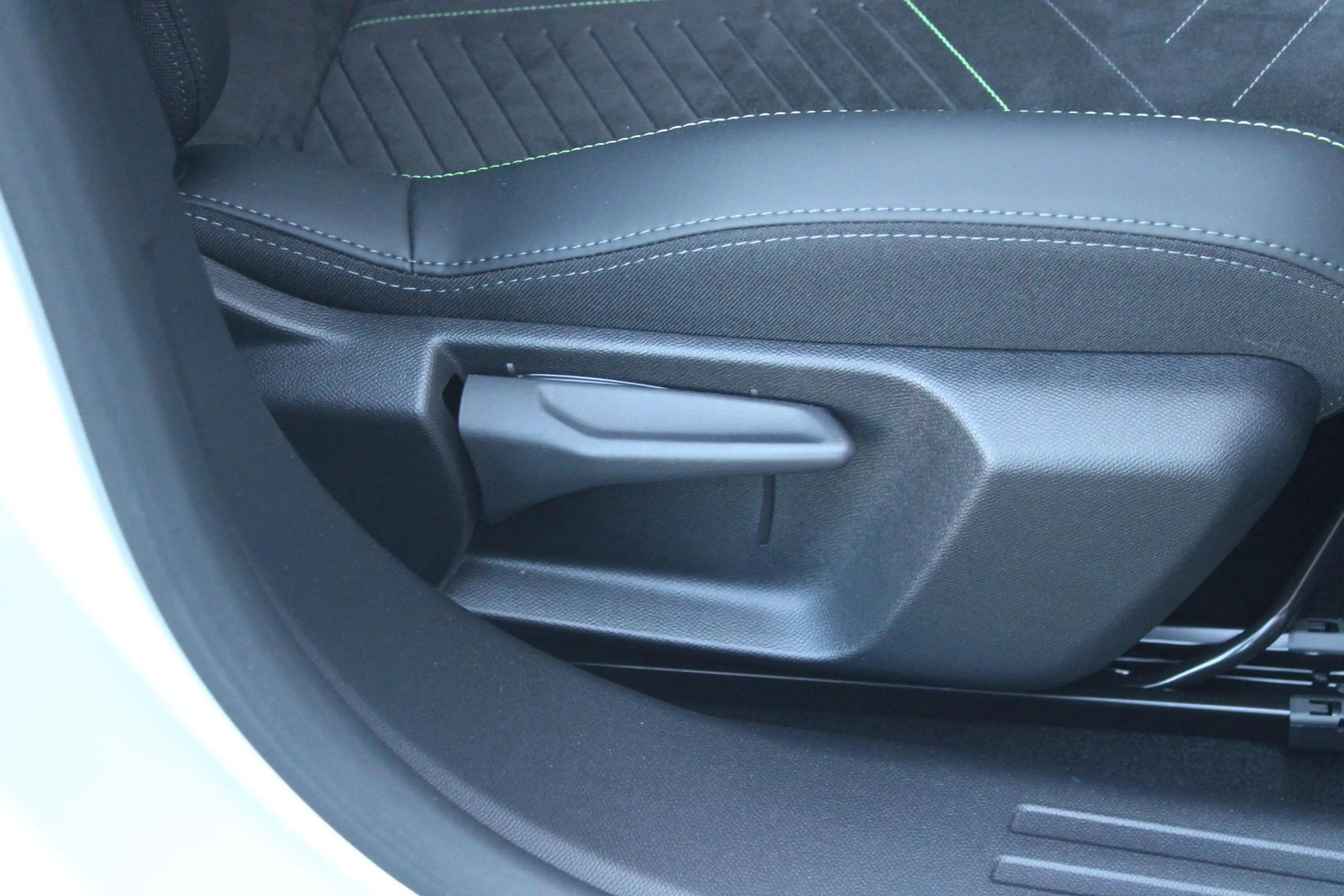 Peugeot e-2008 EV GT PACK 156PK 54 kWh | PANORAMISCH SCHUIF/KANTE — photo 49