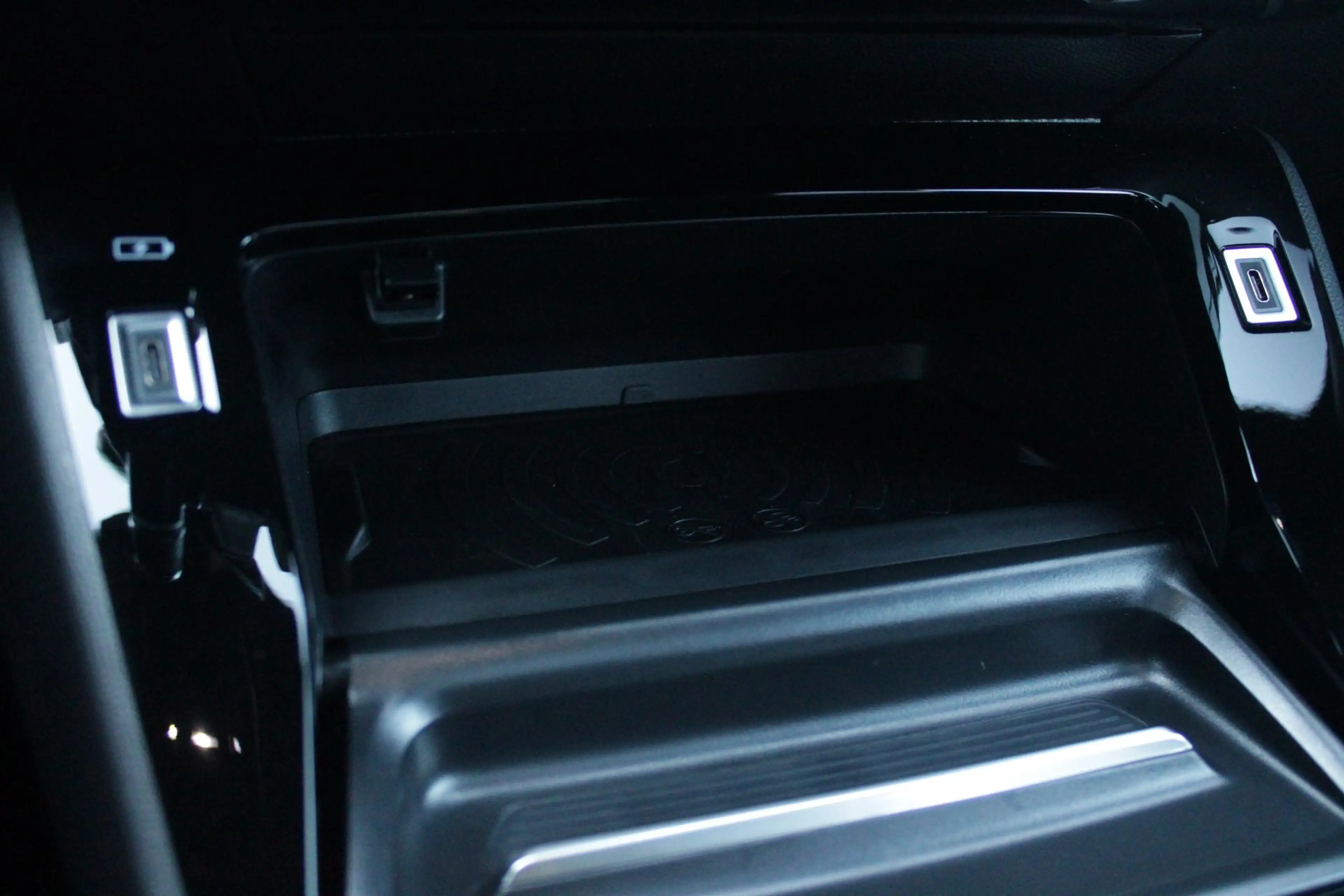Peugeot e-2008 EV GT PACK 156PK 54 kWh | PANORAMISCH SCHUIF/KANTE — photo 33