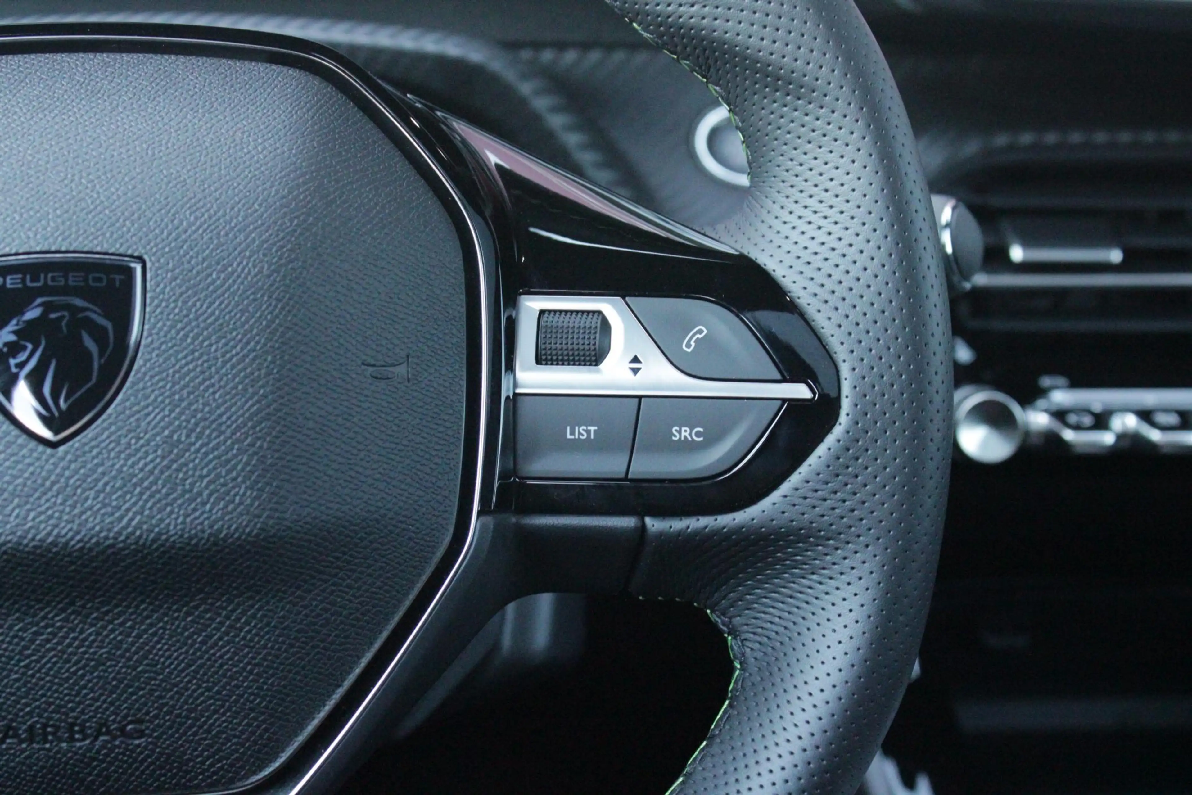 Peugeot e-2008 EV GT PACK 156PK 54 kWh | PANORAMISCH SCHUIF/KANTE — photo 17