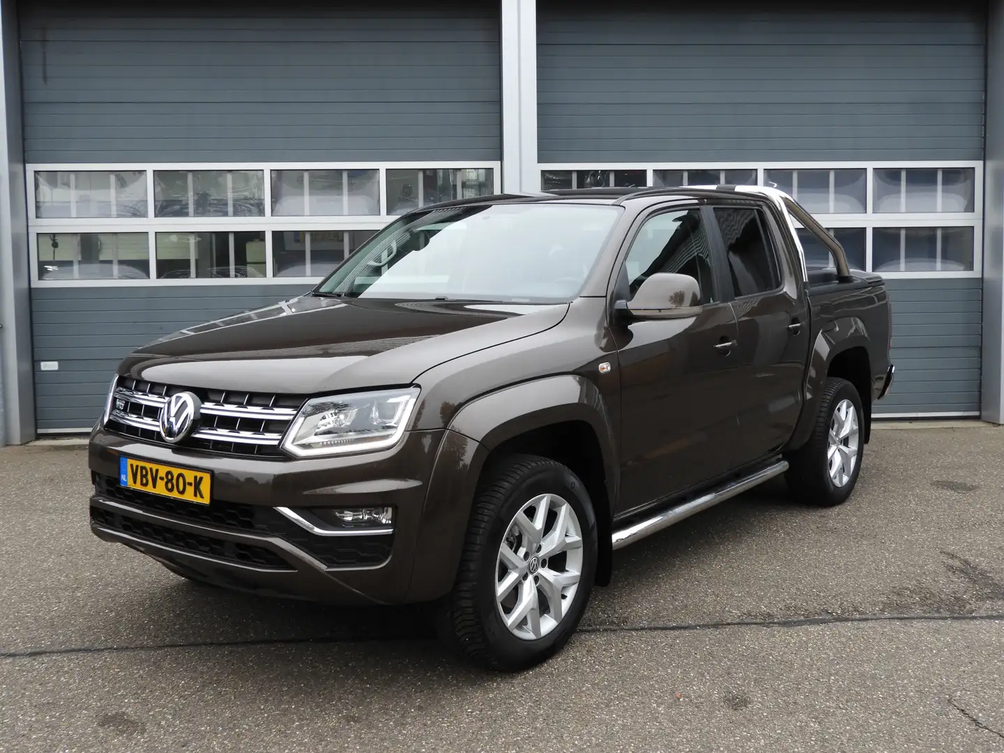 Volkswagen Amarok 3.0 TDI 4Motion Plus Cab Highline 225PK V6 2-zits Bruin - 1