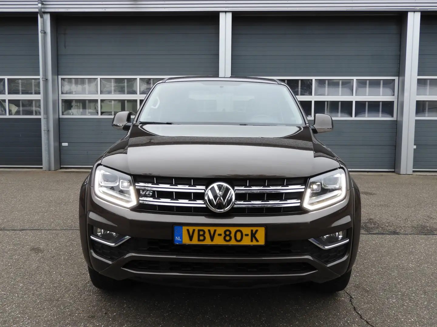 Volkswagen Amarok 3.0 TDI 4Motion Plus Cab Highline 225PK V6 2-zits Bruin - 2