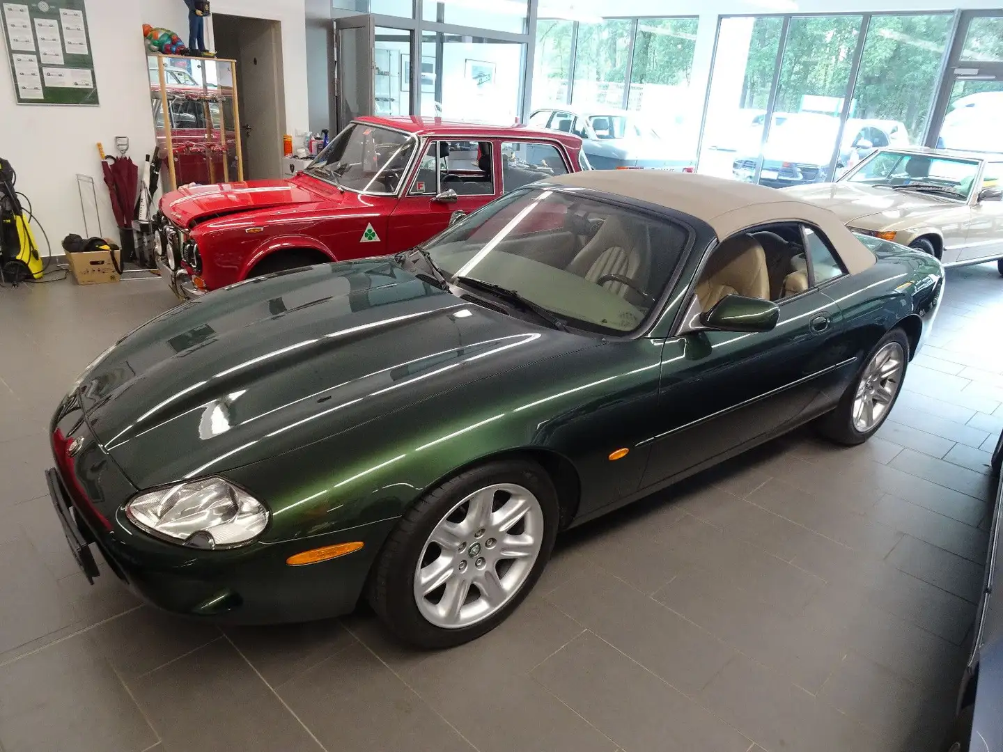 Jaguar XK8 Cabriolet erst 17200km Grün - 1