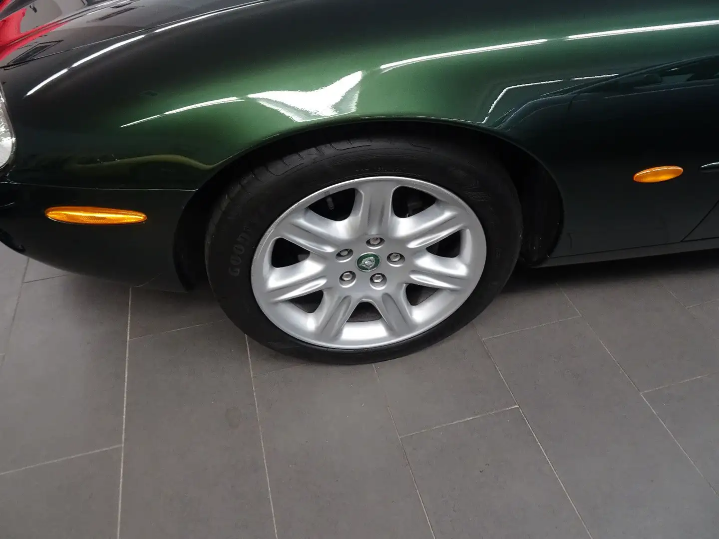 Jaguar XK8 Cabriolet erst 17200km Grün - 2