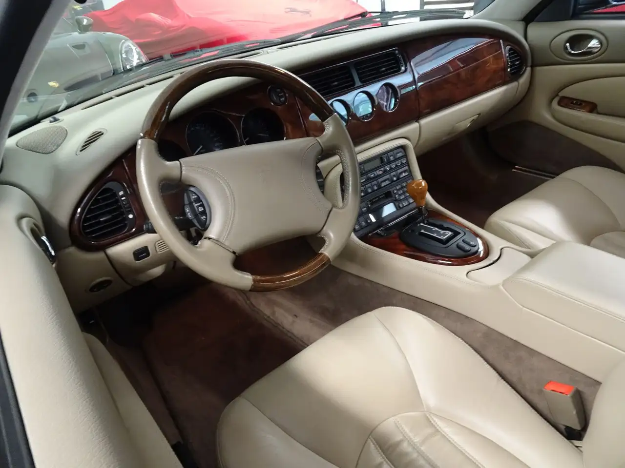 Jaguar XK8 Cabriolet erst 17200km, foto 6
