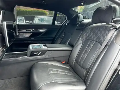 Annonce voiture d'occasion BMW 740 - CARADIZE
