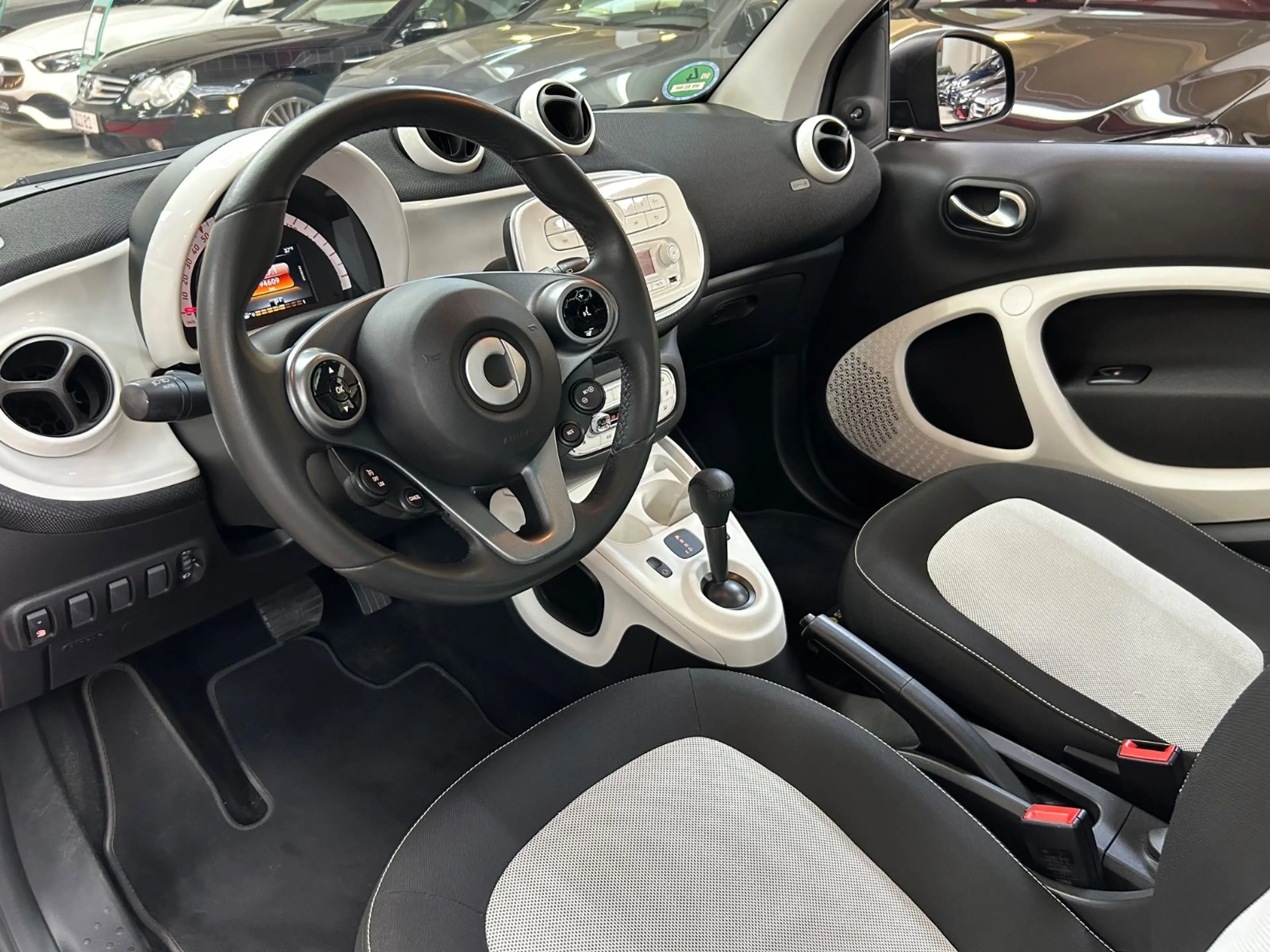 smart forTwo coupe Passion 52 kW*PANO*KLIMA*TEMP* — photo 14