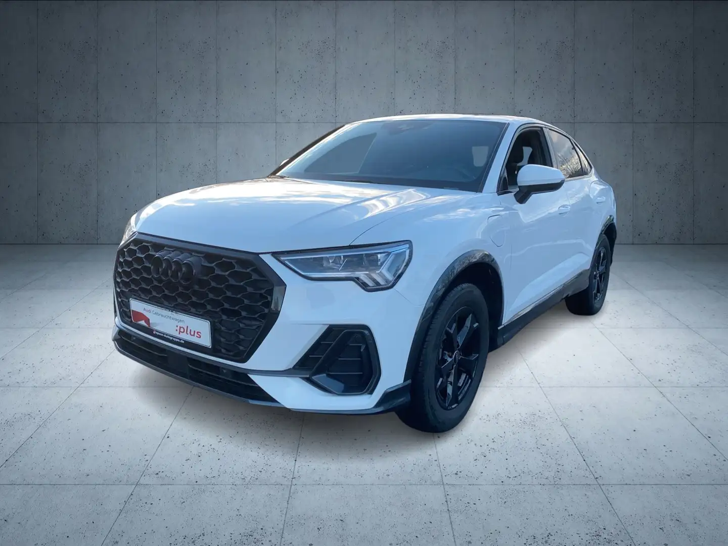 Audi Q3 Sportback TFSI e DSG LED AHK 19 Virtual ACC Weiß - 2