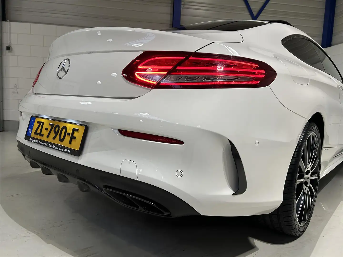 Mercedes-Benz C 250 Coupe C 211pk 9G AMG-Line, Pano, Leder, 19 Inch Blanco - 2