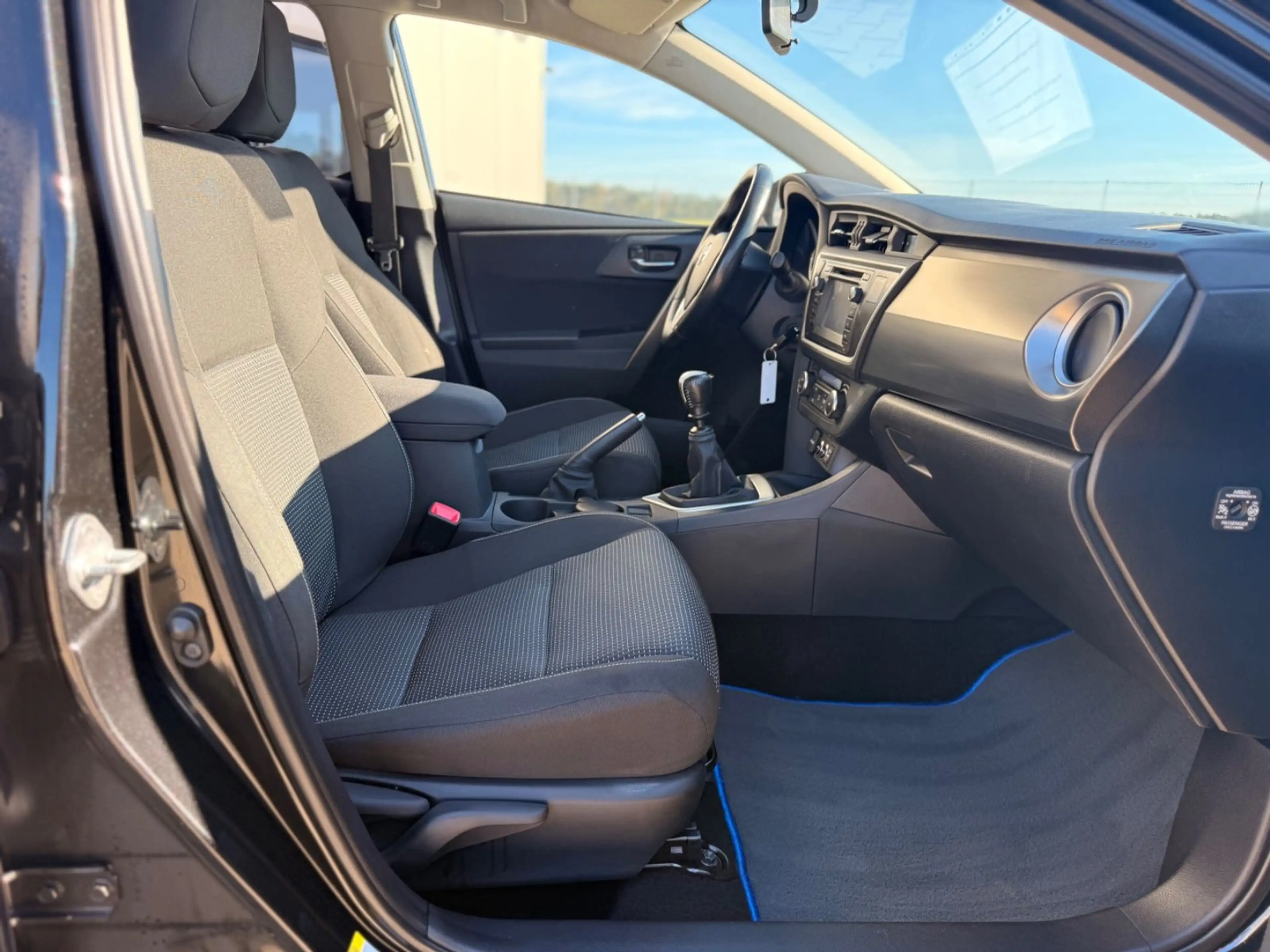 Toyota Auris Life+ 1,6/R-Kamera/S-Heft/Navi/2.Hd/AHK — photo 11