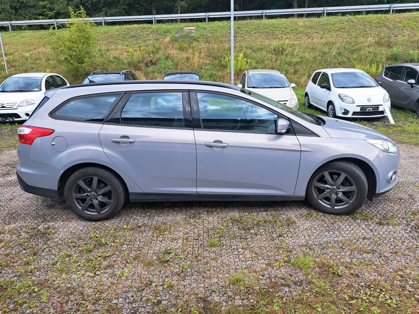 Ford Focus Turnier AC M+S PDC AT-Motor mit Garantie ! Silber - 1