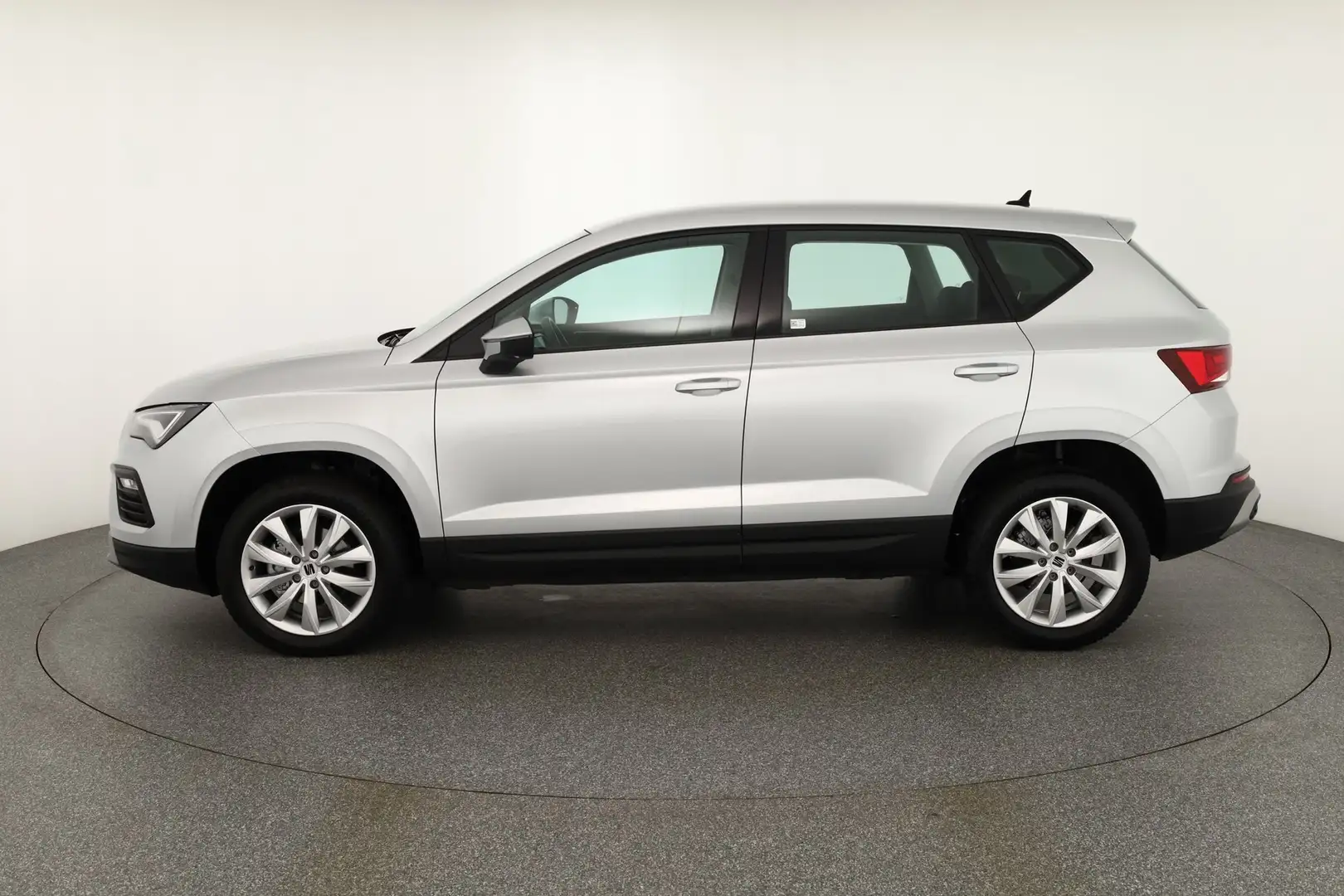 SEAT Ateca 1.5 TSI Style LED Navi Sitzheizung DAB PDC Silber - 2