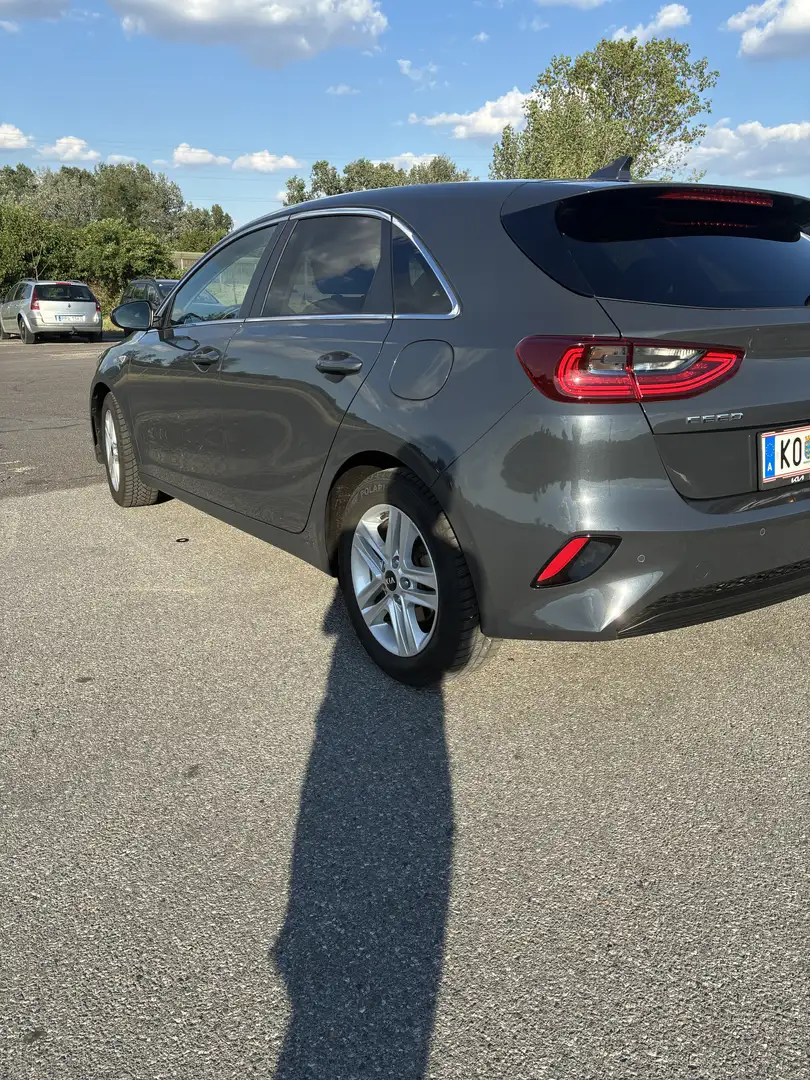 Kia Ceed / cee'd 1,0 T-GDI GPF Silber - 2