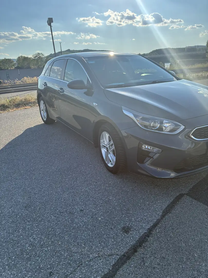 Kia Ceed / cee'd 1,0 T-GDI GPF Silber - 1