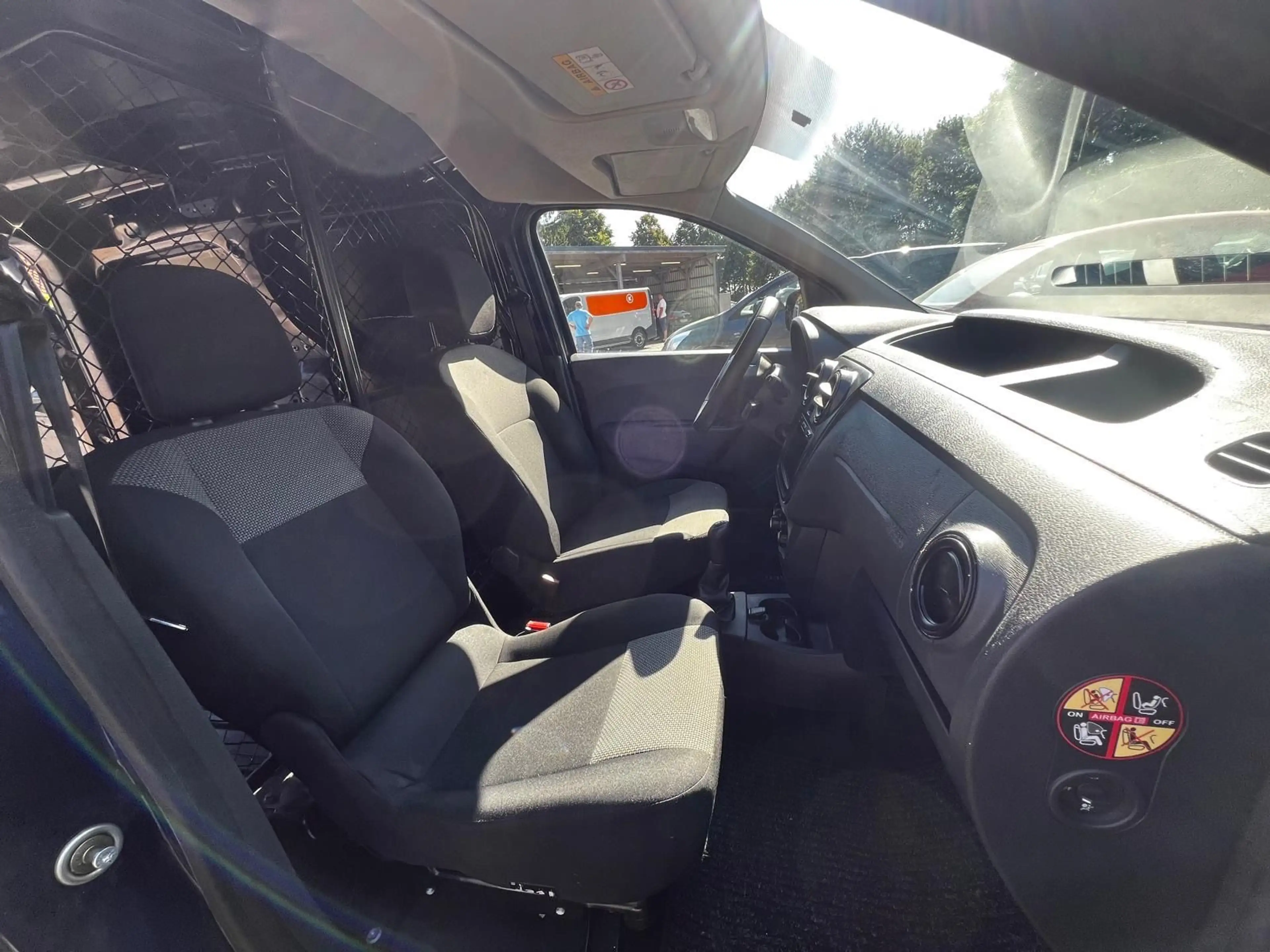 Dacia Dokker 1.6 Expres* Navi*Klima*Tüv 01/2028*1Hd* — photo 15