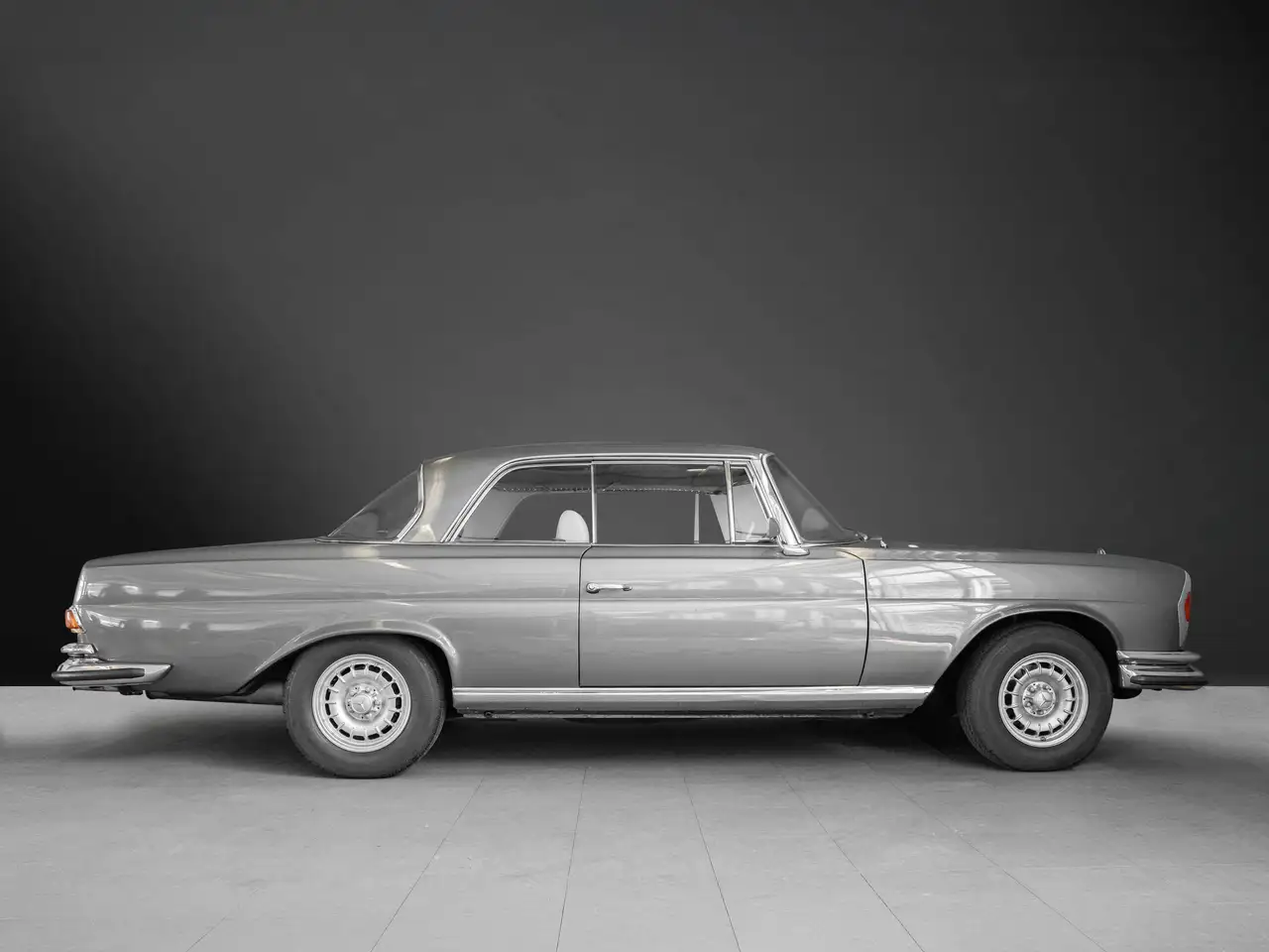 Mercedes-Benz 280 SE 3,5 W111 Coupé Flachkühler dokumentiert, foto 3