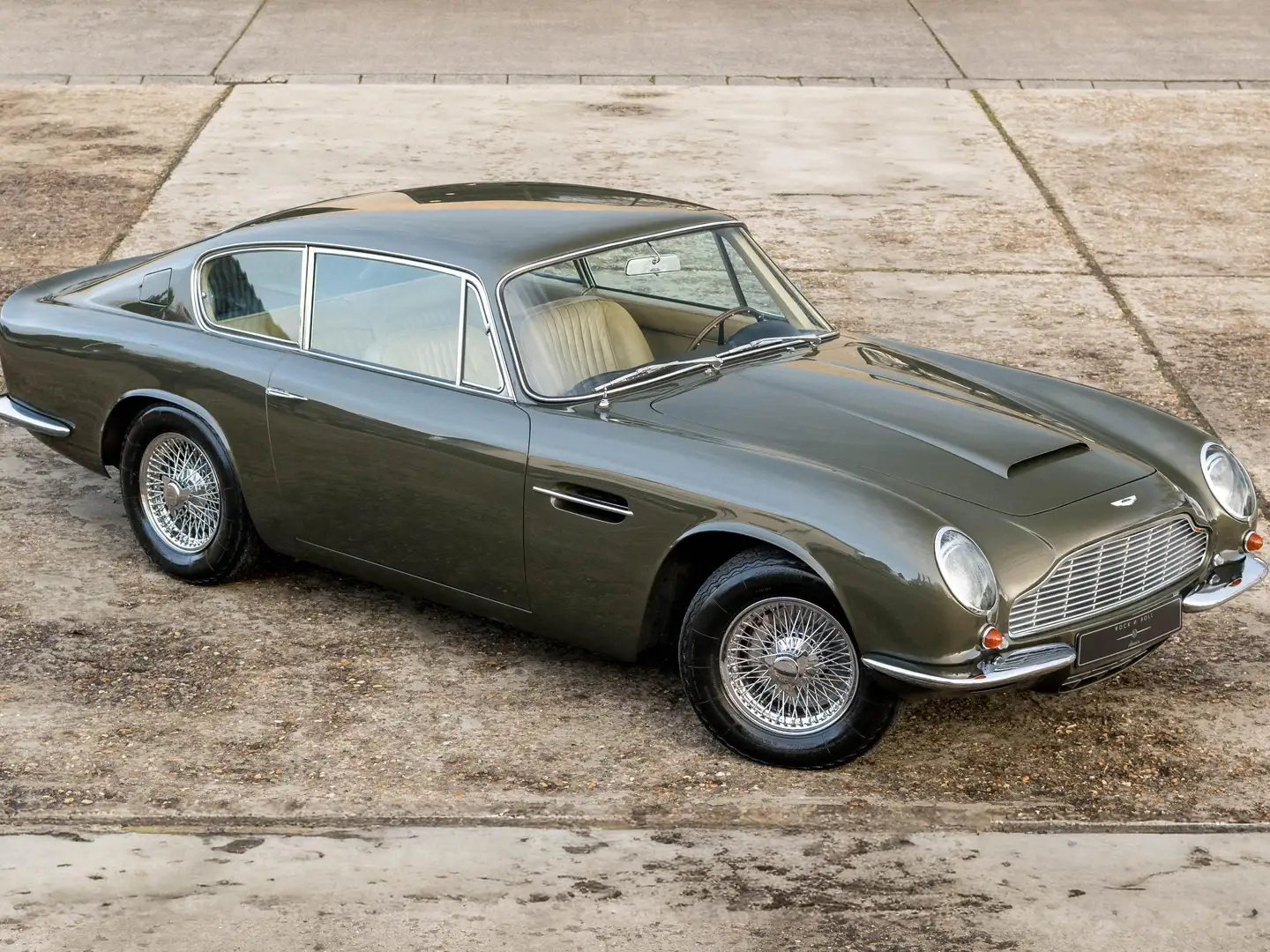 Aston Martin DB DB6 MK2 | Factory left-hand drive | five speed Grün - 1