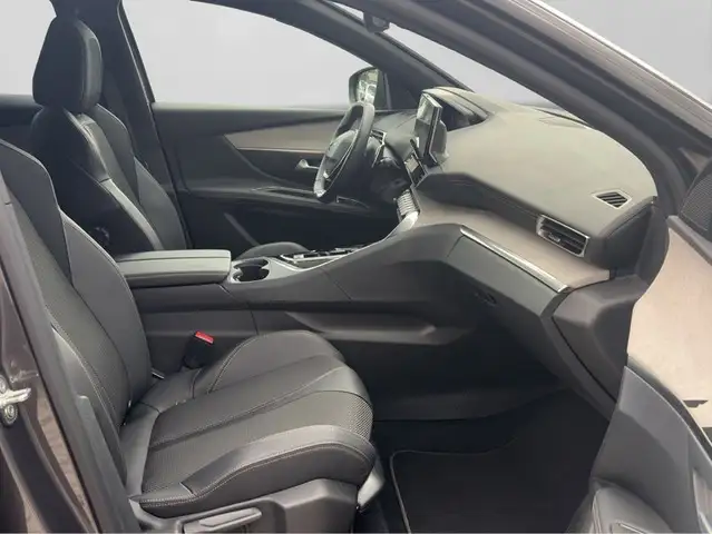 Peugeot 3008 view 9