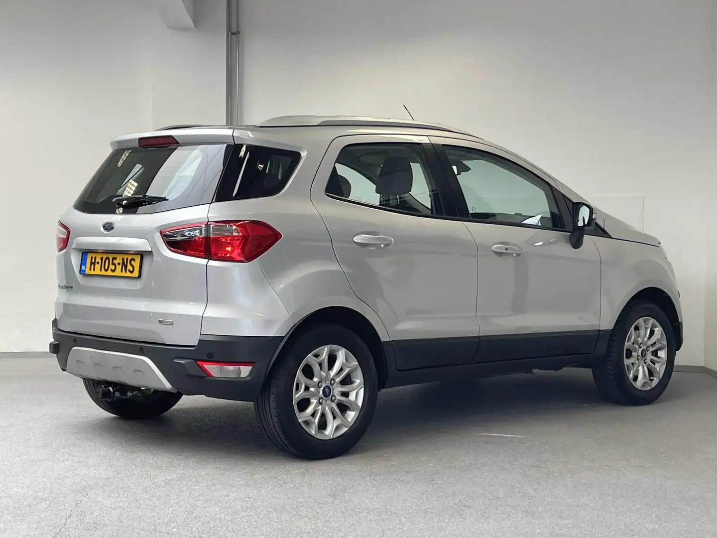 Ford EcoSport 1.0 EcoBoost Titanium | TREKHAAK | PDC | CRUISE | Grijs - 2