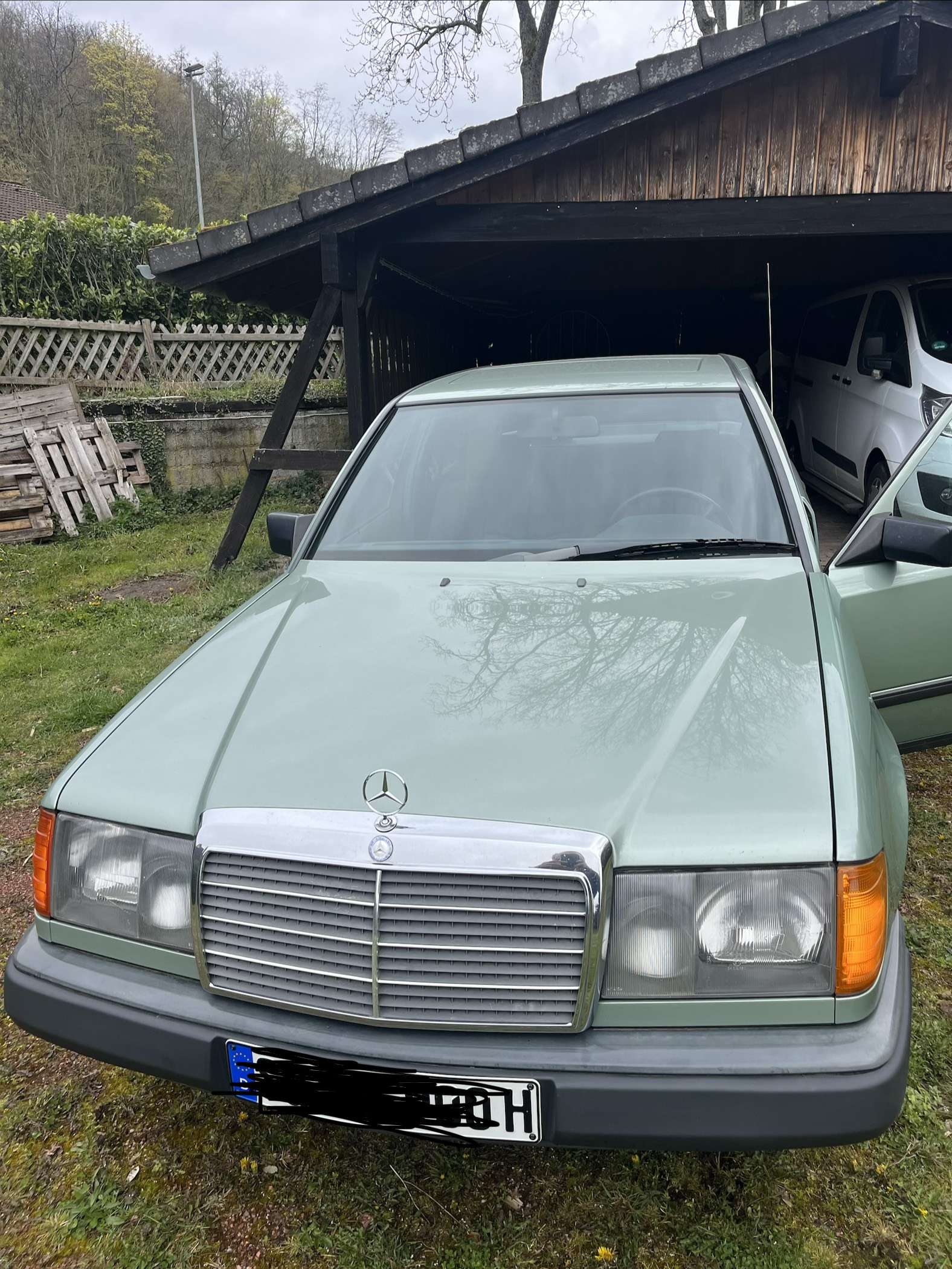 Second hand Mercedes Benz E-Class 230