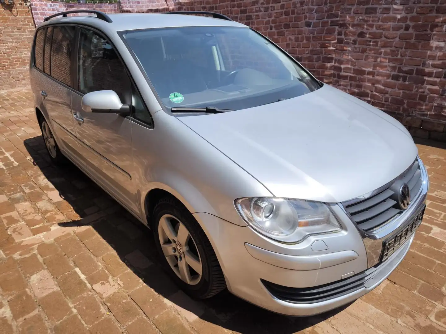 Volkswagen Touran United EcoFuel 2.0 bivalent, Benzin/CNG Plateado - 1