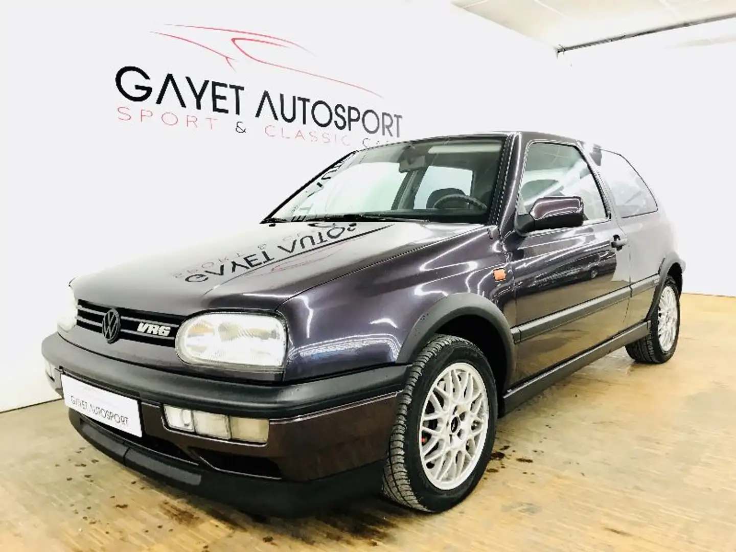 Volkswagen Golf VR6 - 1