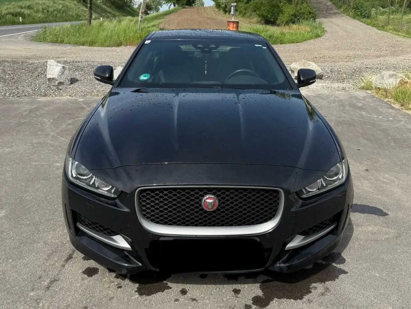 Jaguar XE XE 20d R-Sport Aut. R-Sport Schwarz - 1