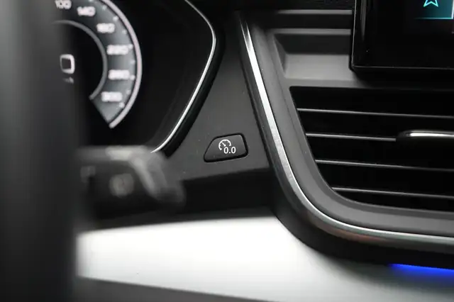 Audi Q5 view 28