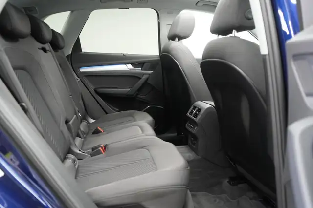 Audi Q5 view 9