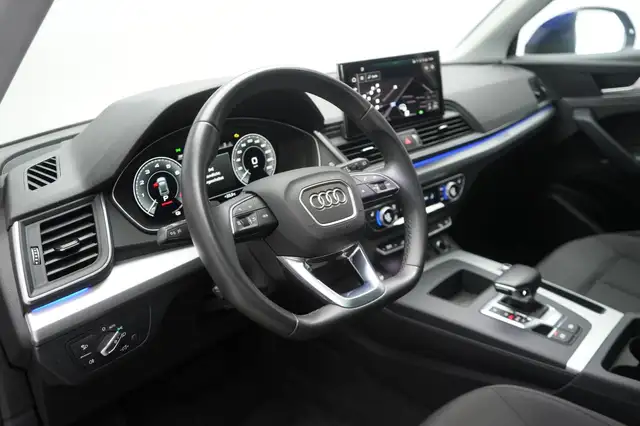 Audi Q5 view 13