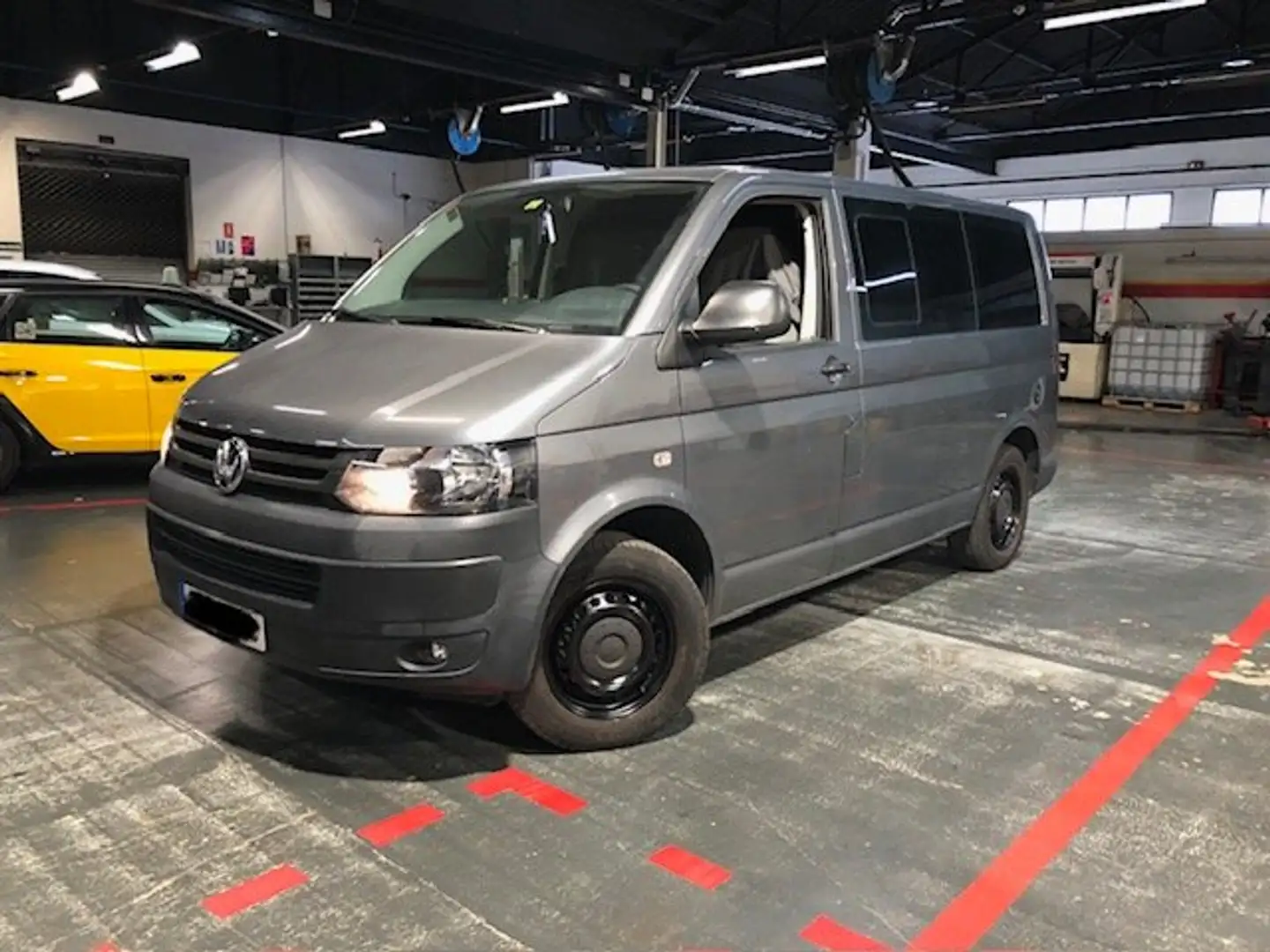 Volkswagen Transporter Mixto PRO 2.0TDI BMT Largo TM 114 5pl. Techo Medio Szary - 1